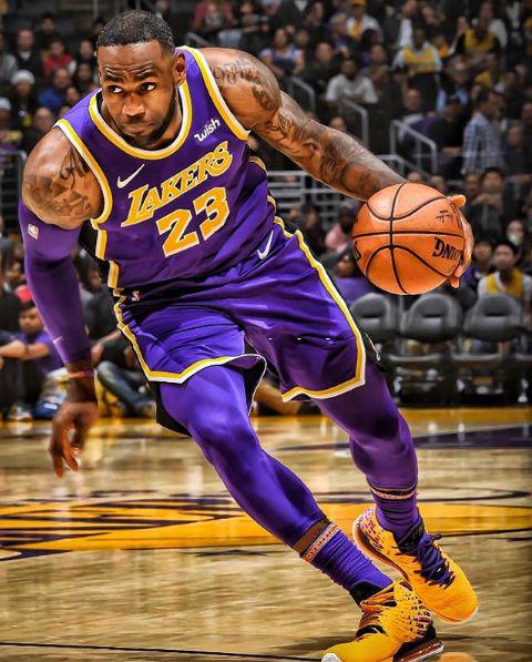 同时被摆上 同时被摆上