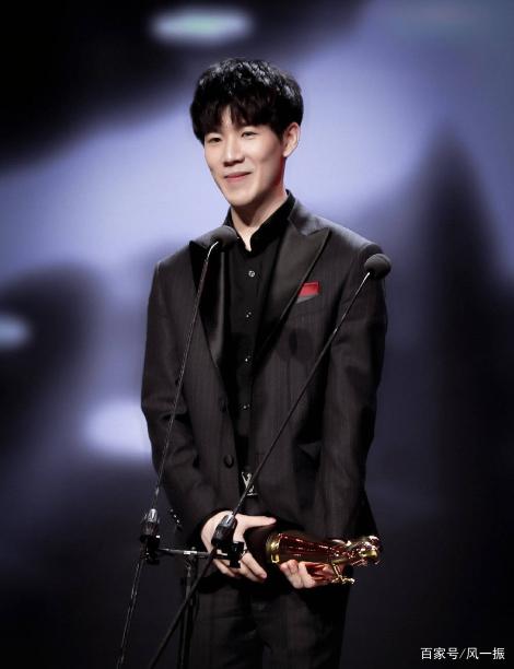 霍姆格伦的 霍姆格伦的